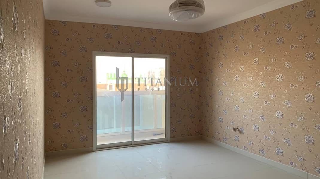 36 BRAND NEW BIG  STUDIO BEAUTIFUL WALLPAPER DECORATED WITH BALCONY