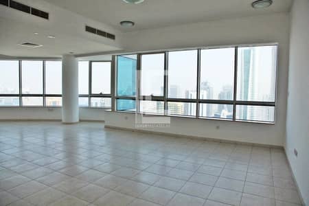 Duplex Penthouse | Large Terrace | Convenient Location Duplex Penthouse | Large Terrace | Convenient Location