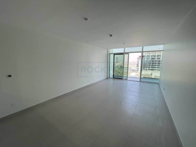 4 NO COMMISSION!! 3 Bedrooms / 5 Baths / Balcony / Excellent Bldg Amenities | Zabeel