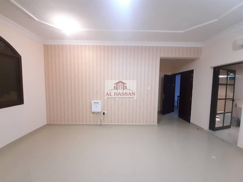 Outclass 2BHK With Separate Big Kitchen Closed To Super Market Near Mazyed Mall