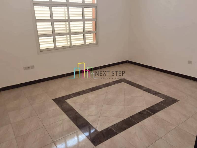 2 Charming 4 Bedroom with l Water l Electricity l Maintenance l Parking