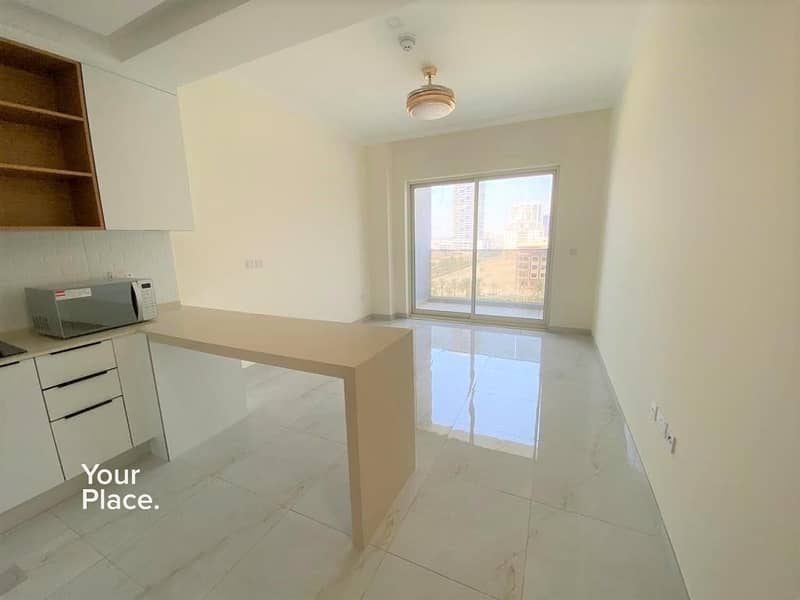 2 Fully Fitted Kitchen - Brand New - Pool View