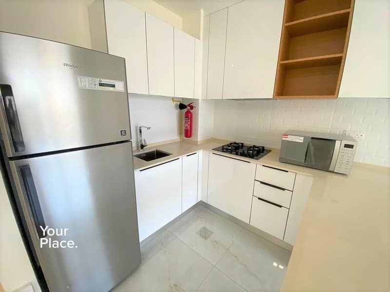 6 Fully Fitted Kitchen - Brand New - Pool View