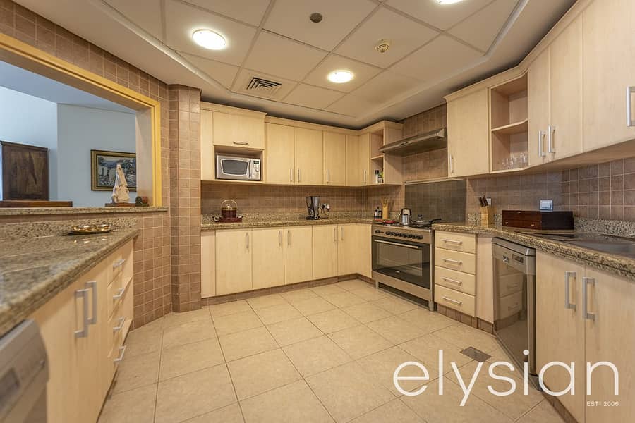 4 Amazing Spacious | 3 Bed Apartment |Available