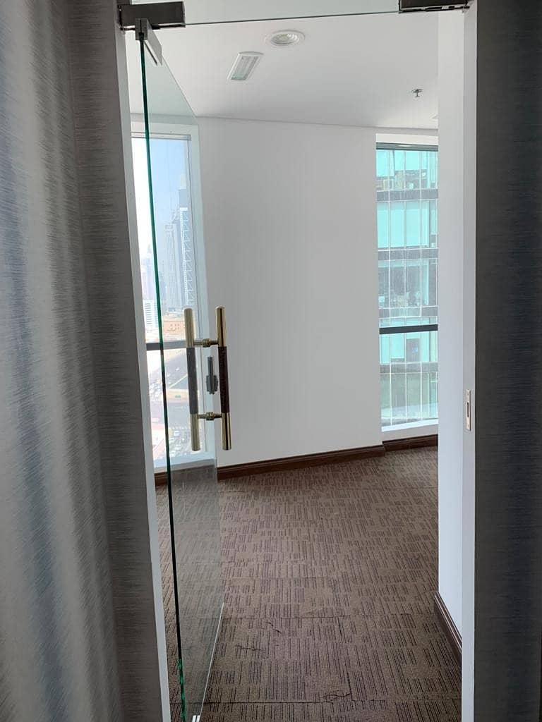 3 High Floor [ Glass Partition ] Call Now
