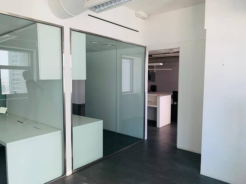 9 High Floor [ Glass Partition ] Call Now