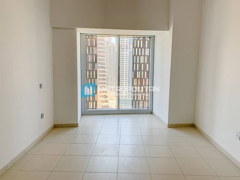 7 Marina and Canal View| Large Unit | Middle floor