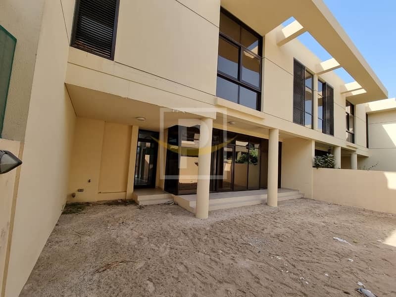 10 Ready to Move | 3 Bed Villa | Best Price for Cash Buyers | VIP