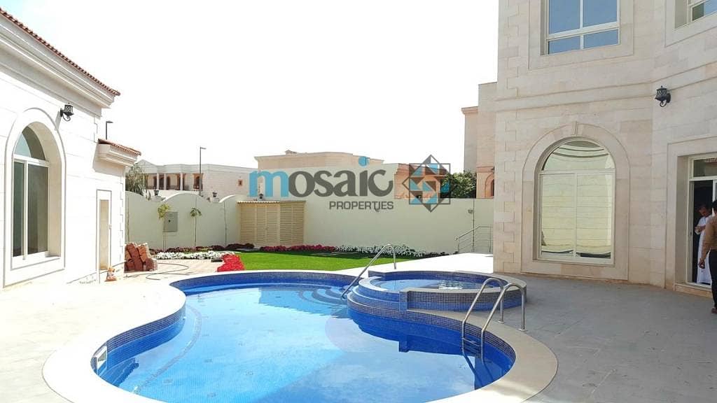 5Bed Villa With Private Pool in Al Barsha South 1