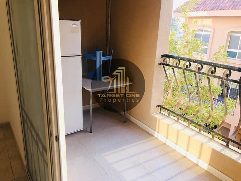 4 STUDIO WITH BALCONY| NO SEPERATE CHILLER| BRIGHT| with  Kitchen appliances