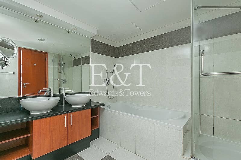 24 Whole floor | High Rental yield | Great Location