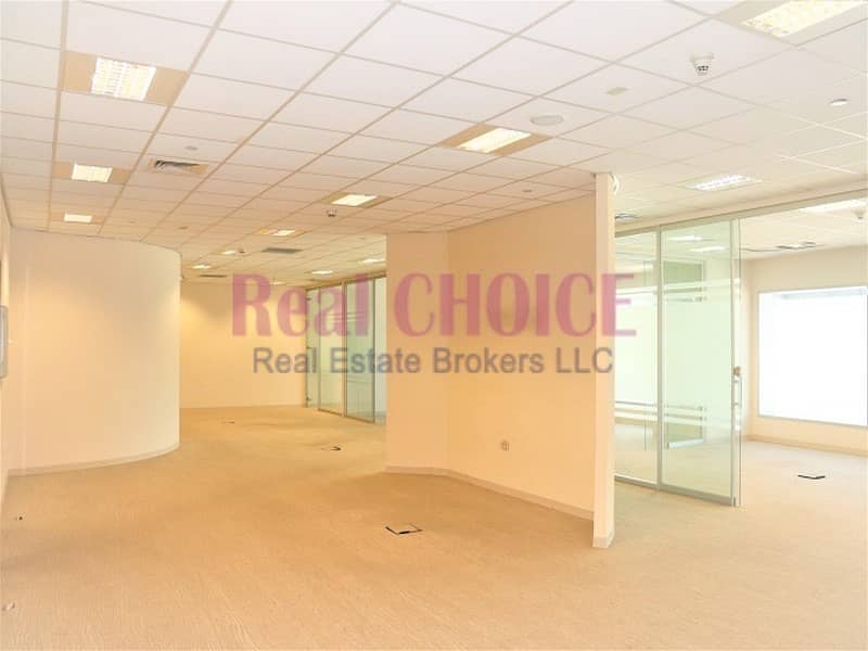 3 Spacious Fitted Office|Chiller Free|Near Metro SZR