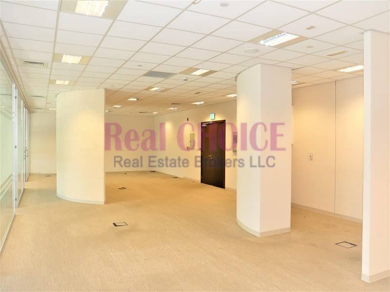 4 Spacious Fitted Office|Chiller Free|Near Metro SZR