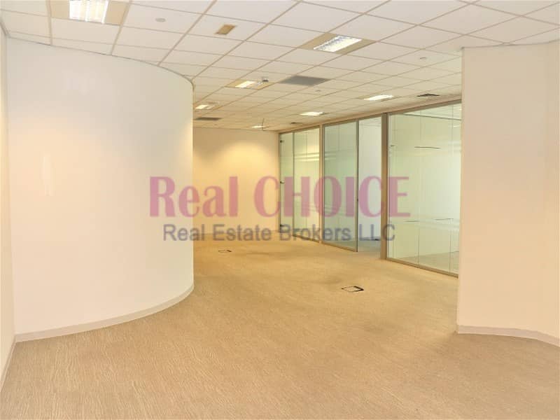 14 Spacious Fitted Office|Chiller Free|Near Metro SZR