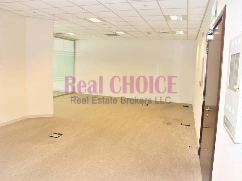 22 Spacious Fitted Office|Chiller Free|Near Metro SZR