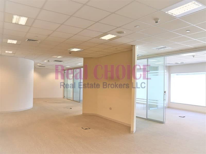 26 Spacious Fitted Office|Chiller Free|Near Metro SZR