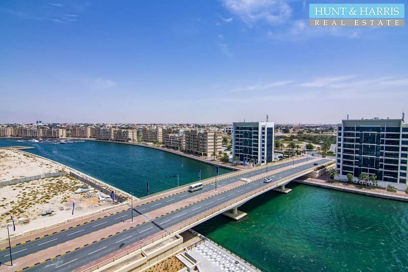 Brand New 1 Bedroom Apartment With Beautiful Lagoon View