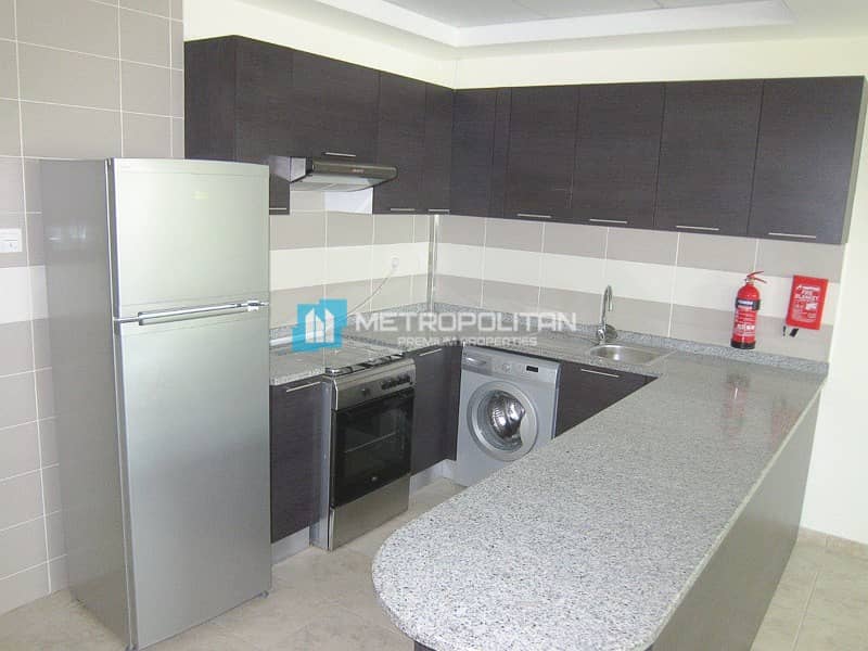 2 Spacious Apartment | High Floor| Well Maintained