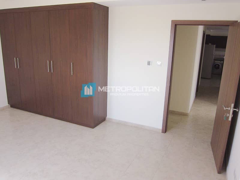 7 Spacious Apartment | High Floor| Well Maintained