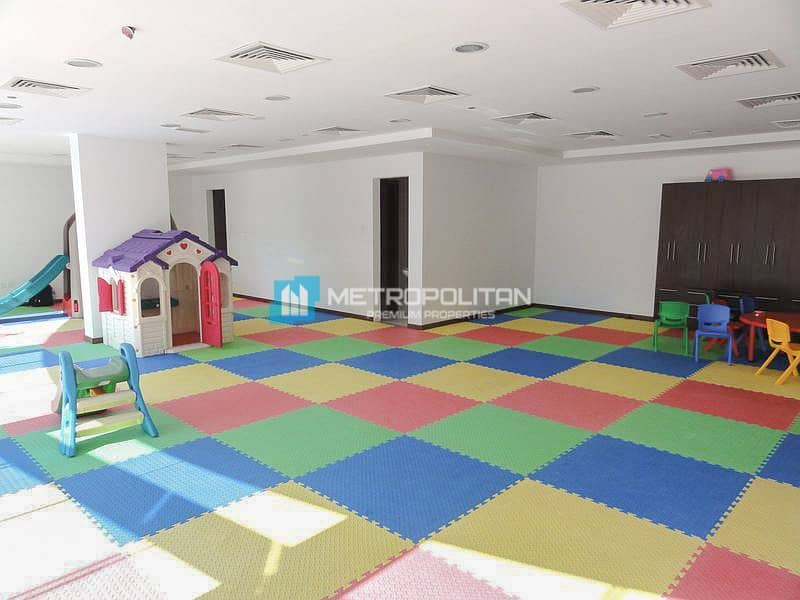 11 Spacious Apartment | High Floor| Well Maintained