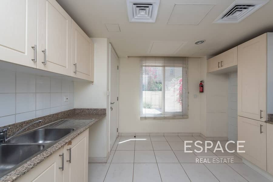 4 Close to Souk | Back to back | Tenant Vacating