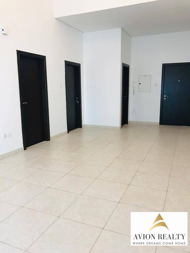 7 Cozy 1BR with Balcony | Closed Kitchen | Well Maintained - JVC