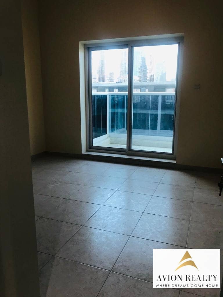 13 Cozy 1BR with Balcony | Closed Kitchen | Well Maintained - JVC