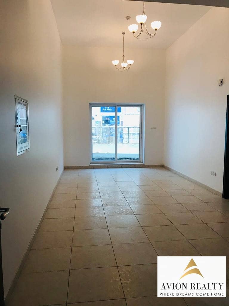 15 Cozy 1BR with Balcony | Closed Kitchen | Well Maintained - JVC