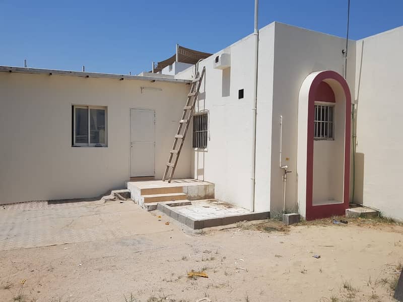 Вилла в Аль Гуотба, 4 cпальни, 48000 AED - 5121560