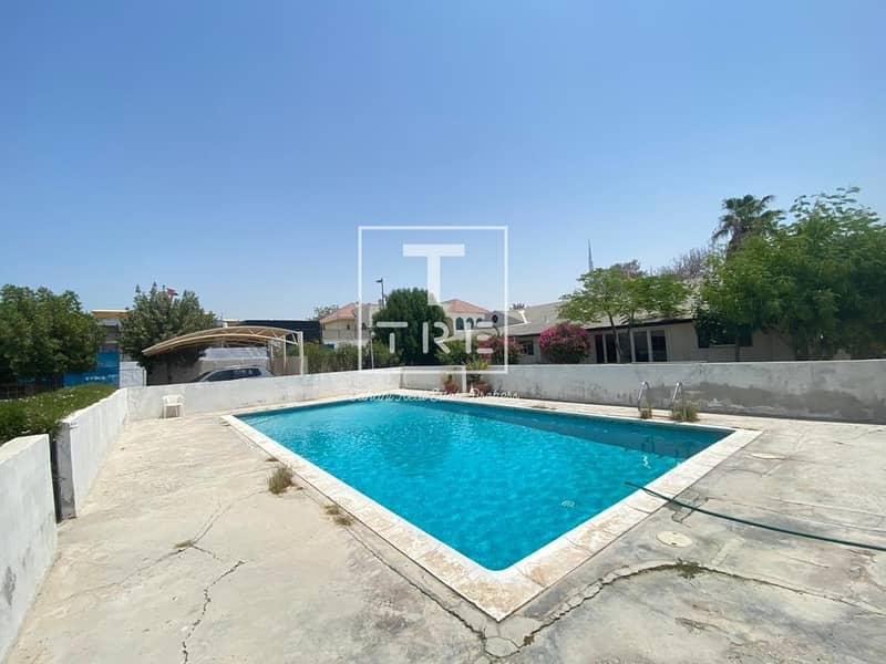 4 Newly Renovated 4 Bedroom Bungalow | Private Garden  | Shared Pool