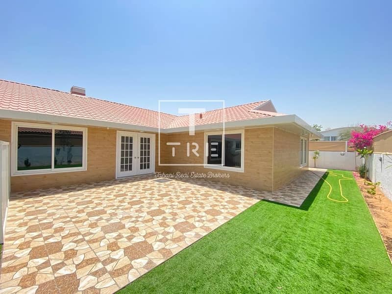 25 Newly Renovated 4 Bedroom Bungalow | Private Garden  | Shared Pool