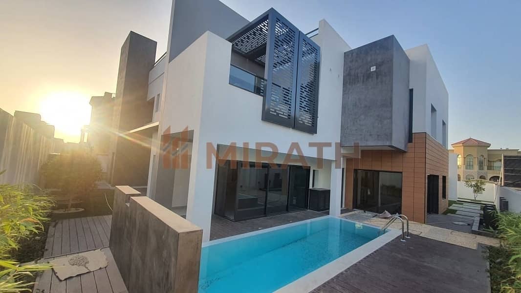 BRAND NEW ULTRA MODERN VILLA | PRIVATE POOL GARDEN