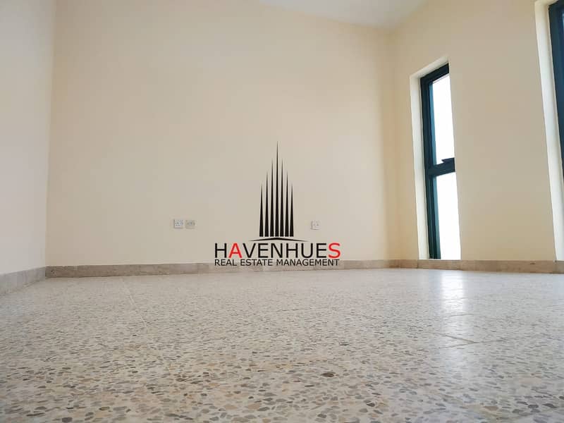 23 HOT OFFER !!3bhk + Maid Room Clean & Spacious