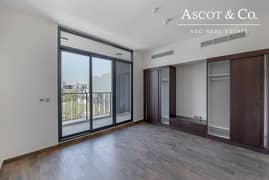 4 BR Villa|Casa Flores| End Unit | AVAIL