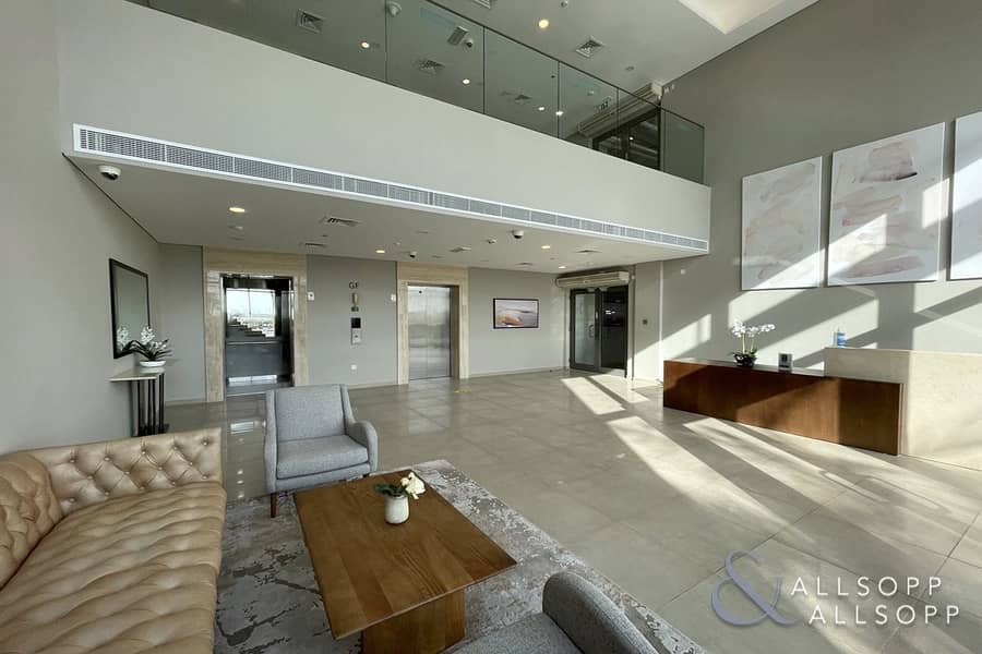 32 Exclusive | Duplex | Split Level Terrace | Vacant