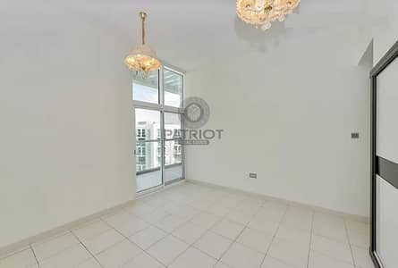 Studio| Multiple views| Big layout