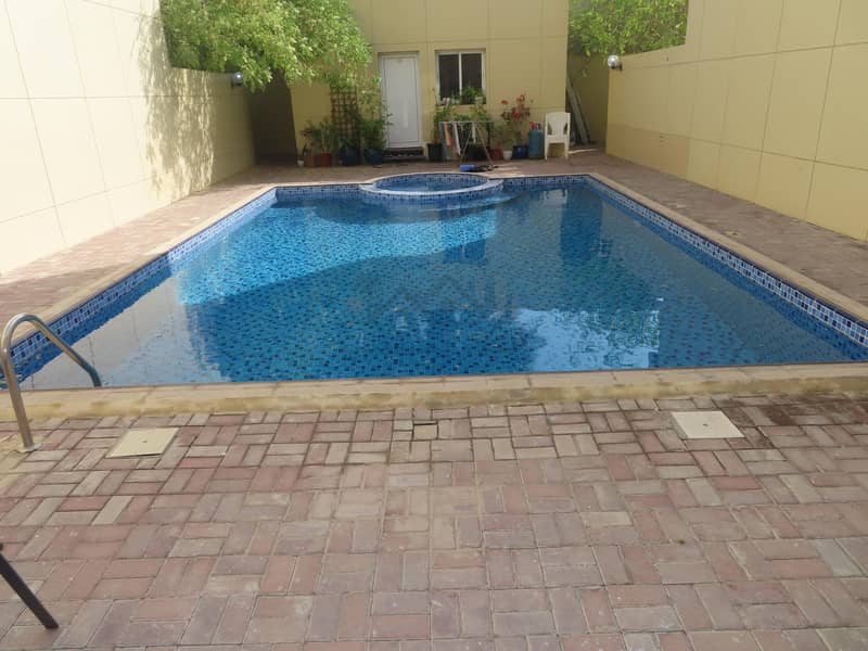 19 5BR + Private Garden | Shared Pool & Gym