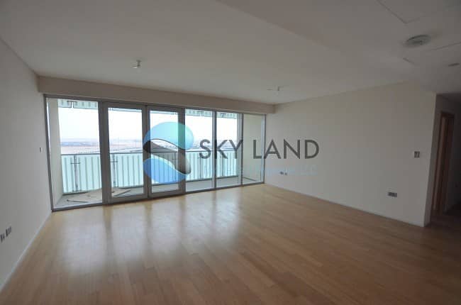 Vacant 2BR flat w/ nice view from high floor
