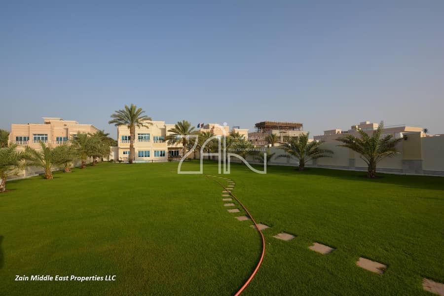 14 Full Sea View 4 BR Villa on Huge Plot with Pool. .