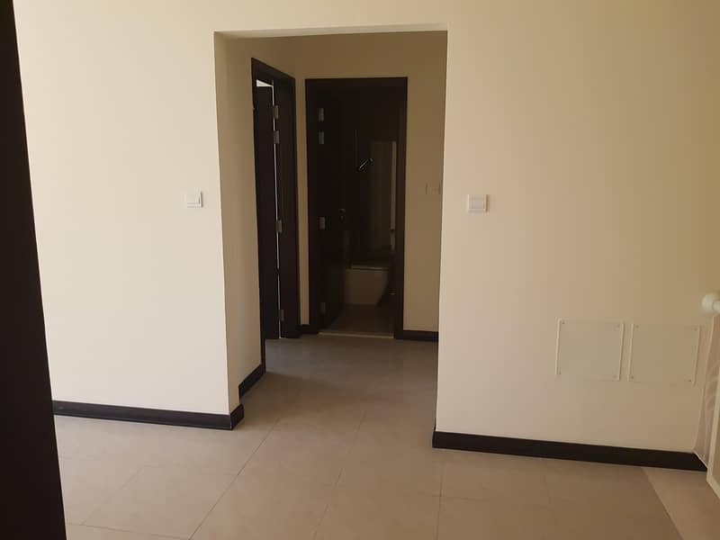 8 Maids Room in Barashi