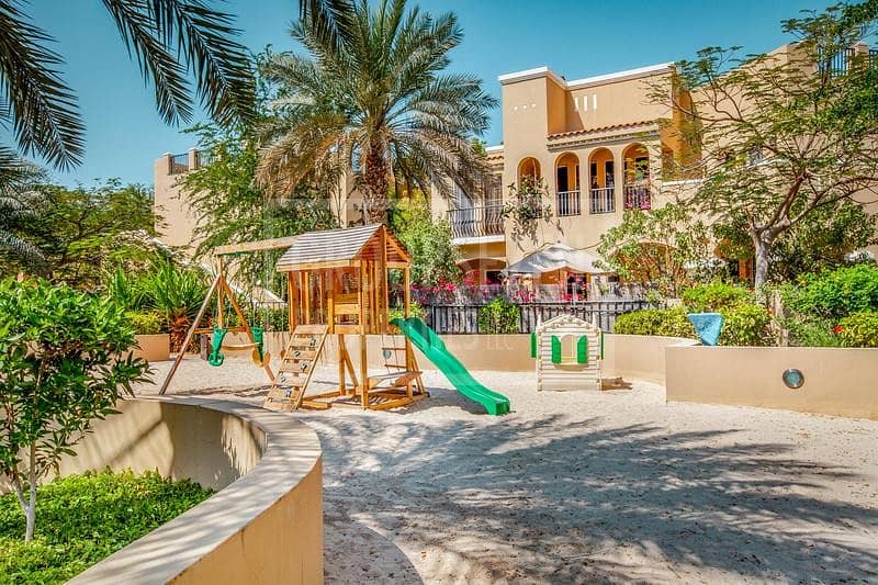 11 Lush garden 3 Bed maid Villa for Rent in Al Sufouh
