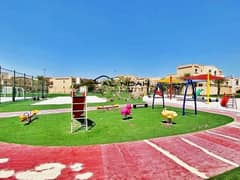 EXCELLENT OFFER! Beautifully-designed 5BR + M | Single Row | Private Pool!