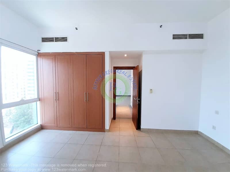 9 1 bed room with HUGE BALCONY front of metro