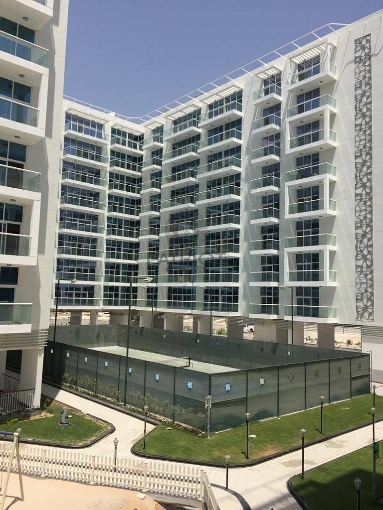 15 3BR| Multiple views| Studio city Dubai