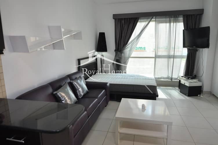 2 Chiller free| studio| Furnished | sea view