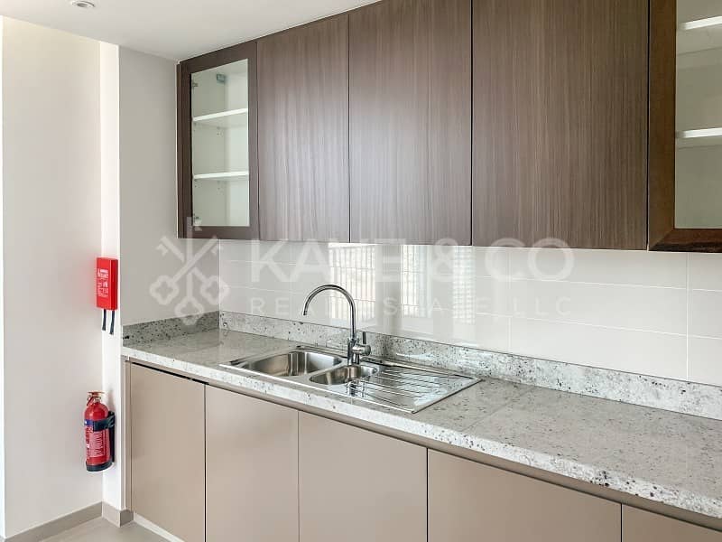 16 Brand New Apartment |Amazing Sea View | High Floor