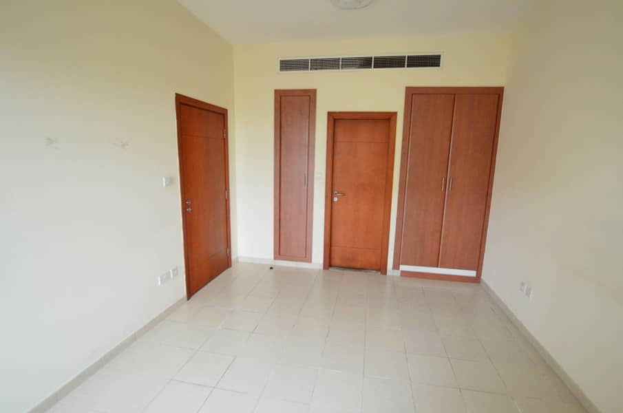 4 Near Community Centre|Well Maintained|Street View|