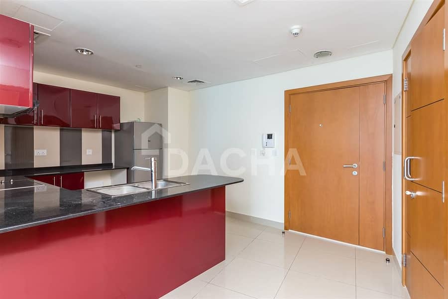 4 BEST DEAL // MID FLOOR // SEA VIEW