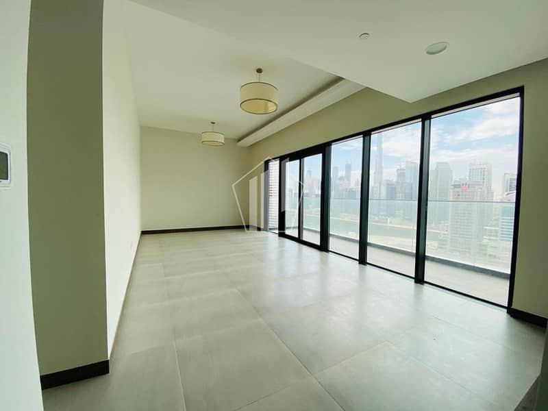 8 Luxury Building / Stunning View / Ready to Move in