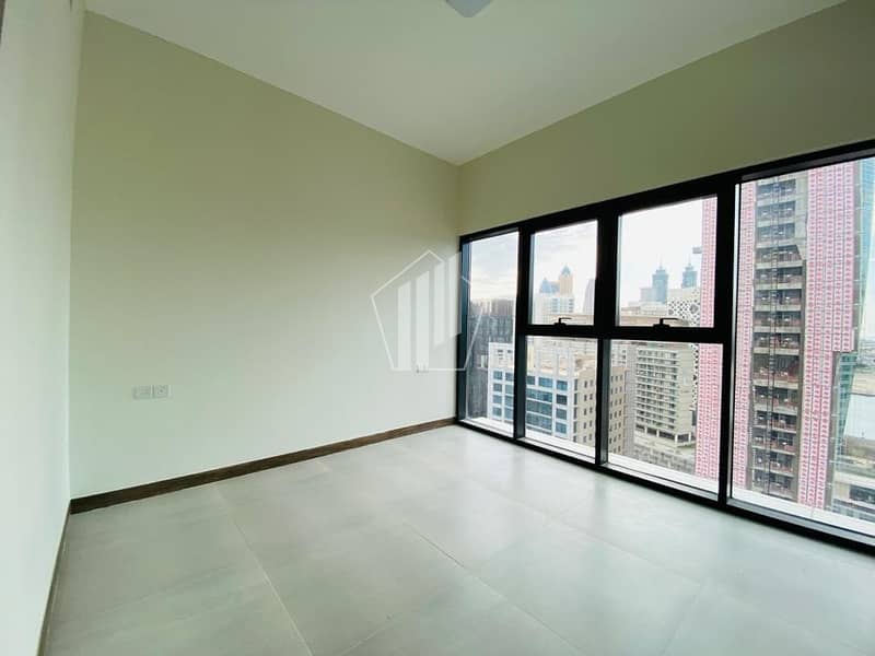 10 Luxury Building / Stunning View / Ready to Move in